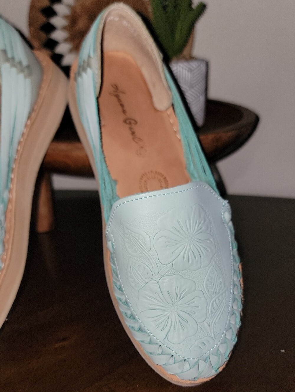 Light Blue Floral-Embossed Slip-On Moccasins Sz 7 - Picture 3 of 12